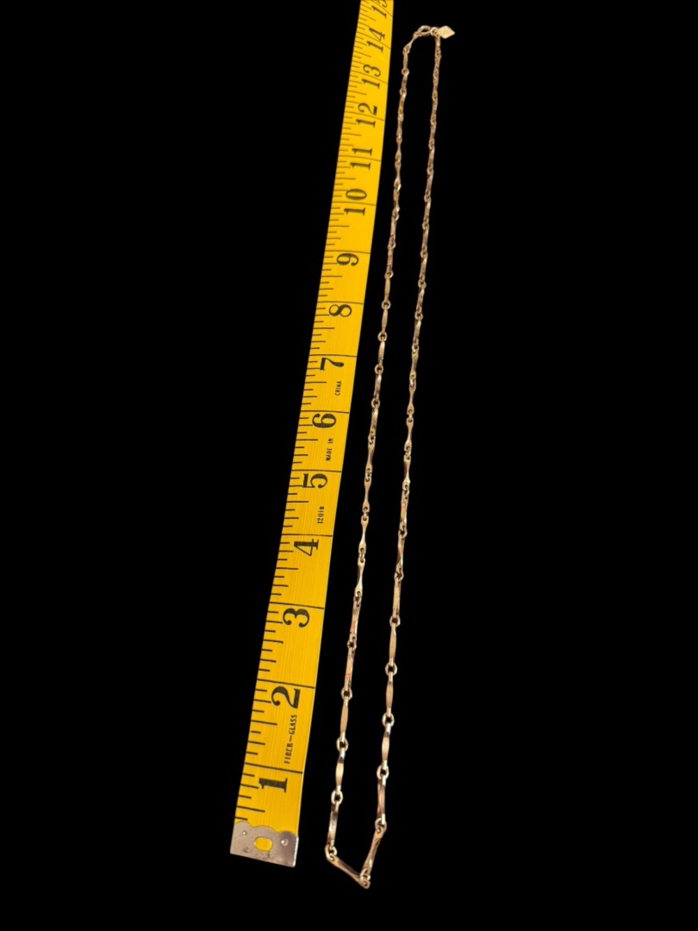VINTAGE Sarah Coventry pre-owned 28” gold colored  necklace. EUC